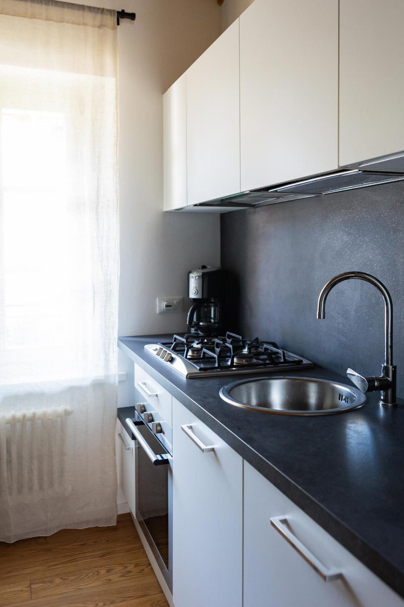 Double Private Parking, 2 Bedrooms & 2 Bathrooms - Elegant Apartment In Old Town Udine Exterior foto