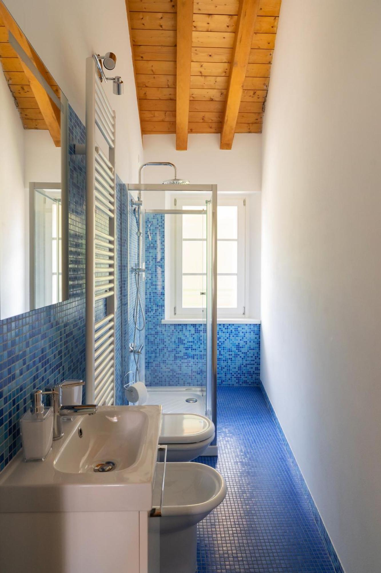 Double Private Parking, 2 Bedrooms & 2 Bathrooms - Elegant Apartment In Old Town Udine Exterior foto